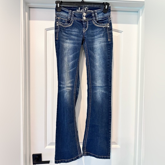 Bundle of 2 pair Wrangler and Wildflower bootcut Sz. 1x32. - Picture 4 of 14